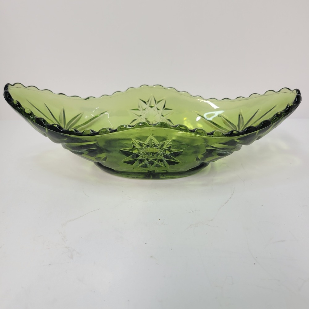 Vintage Green Glass Candy Dish Bowl‎ Starburst Pattern Scalloped Edge Oval